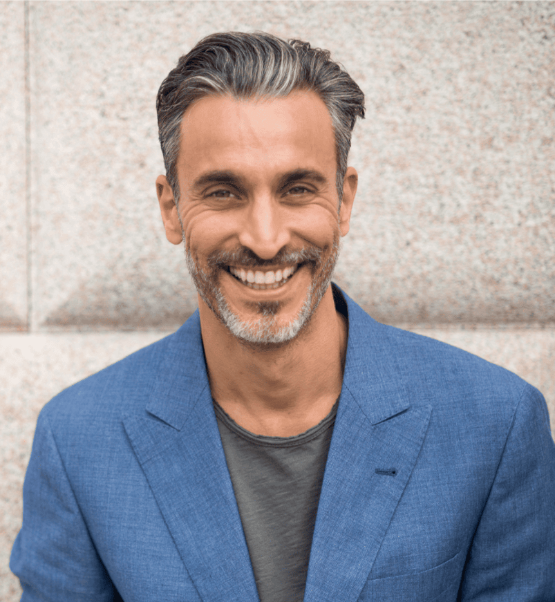 Homme épanoui – soulagement stress anxiété avec thérapeute naturopathe visio Nemours